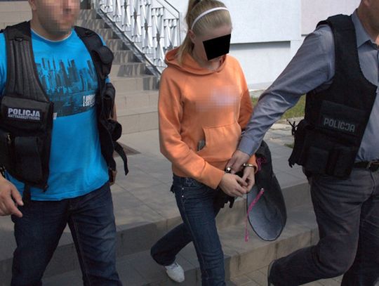 Zwłoki 25-latka znaleziono w mieszkaniu. Jego dziewczyna usłyszy zarzut zabójstwa