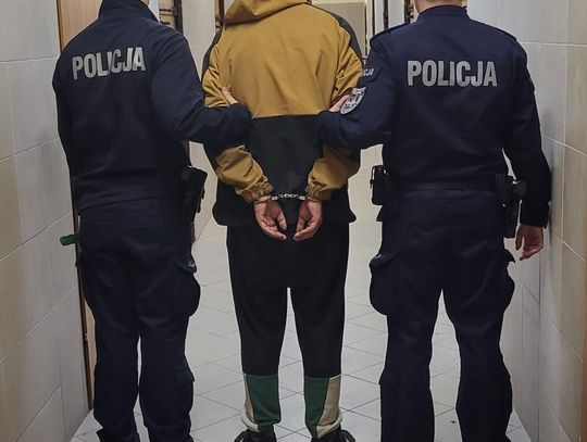 Zwyrodniały syn znęcał się nad matką. Miarka się przebrała, gdy rzucał nią butelkami po piwie