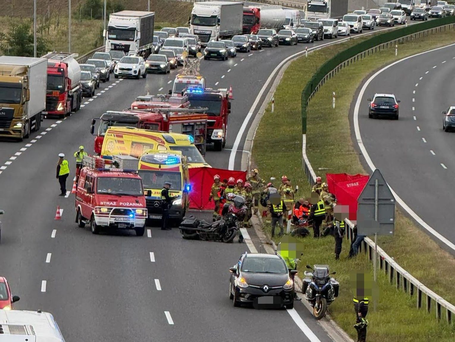 Śmiertelny wypadek Harley-Davidsona na S3 koło Biedrzychowej