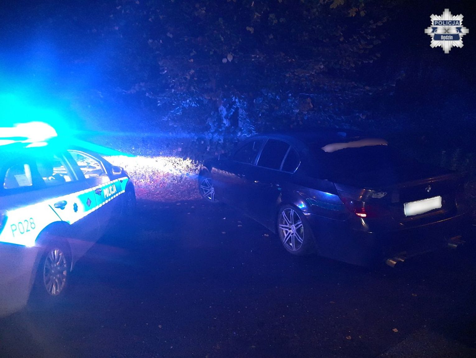 BMW driver fleeing police in Czeladź crashes into tree with three driving bans