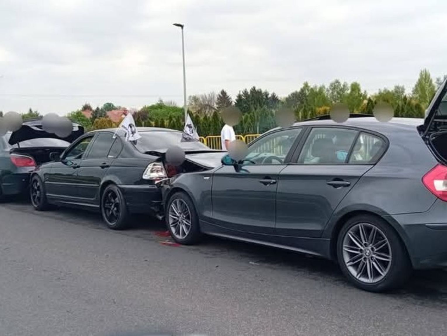 Wypadek Z Udzia em Czterech BMW Zadzia a Efekt Domina Wypadek Z Udzia em Czterech BMW Zadzia a Efekt Domina