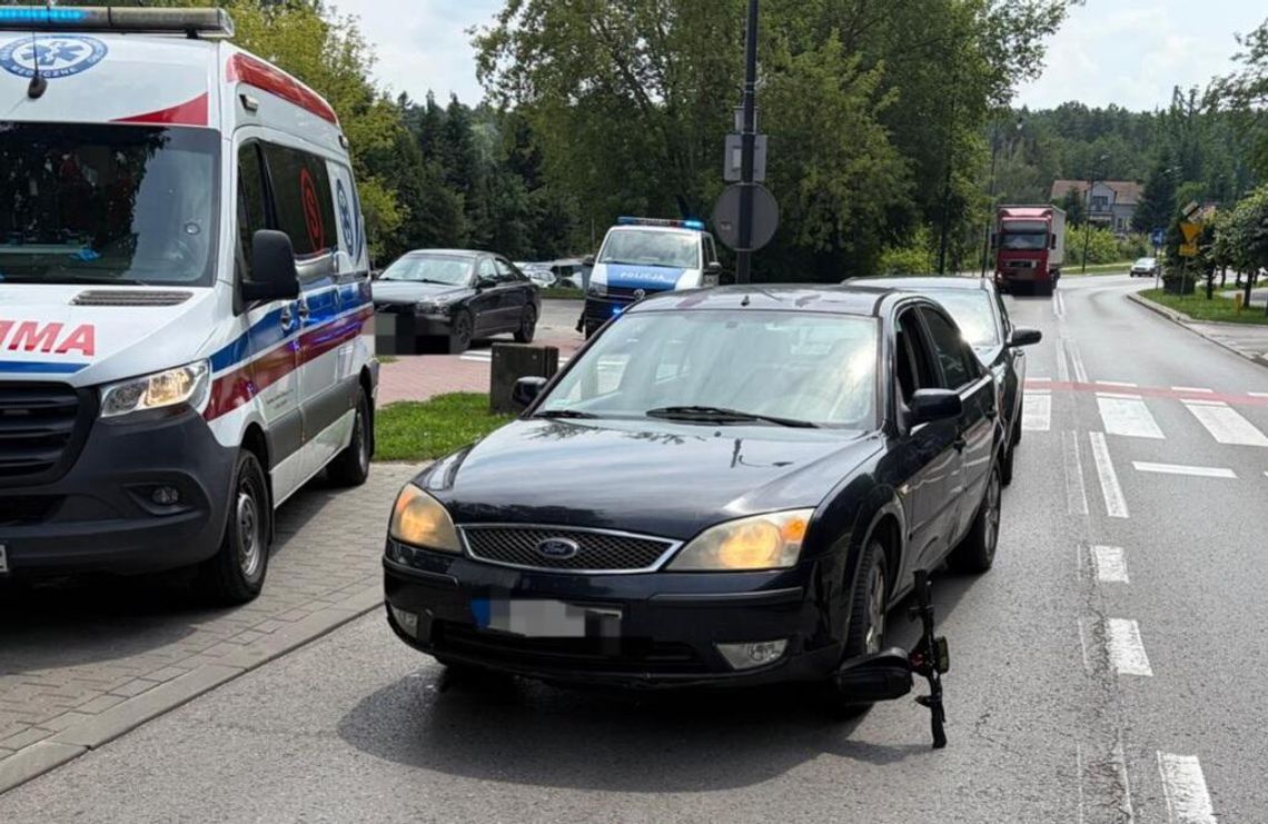 10-latek potrącony przez samochód podczas jazdy hulajnogą. Trafił do szpitala 10-latek potrącony przez samochód podczas jazdy hulajnogą. Trafił do szpitala