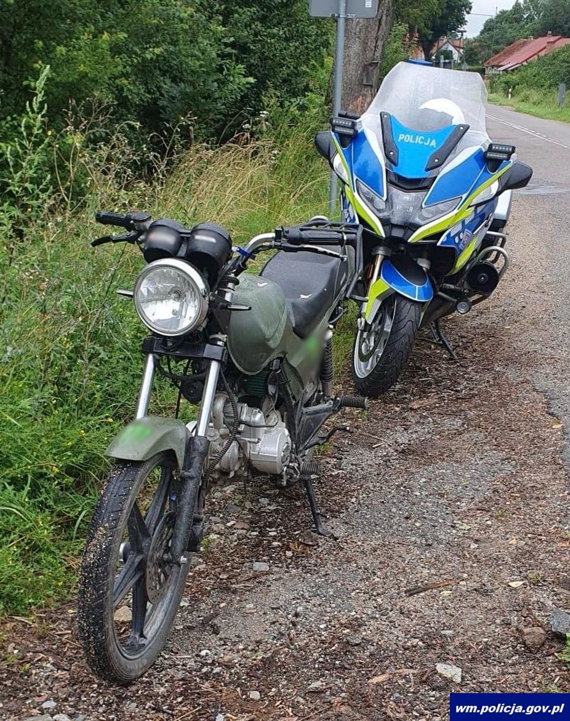 11-latek wiózł motorowerem 14-latka. Nacięli się na patrol drogówki 11-latek wiózł motorowerem 14-latka. Nacięli się na patrol drogówki