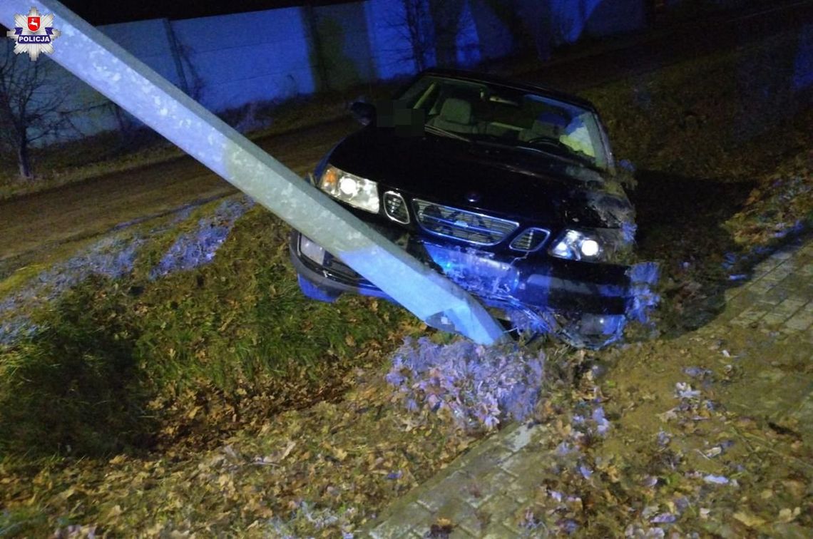 13-latek bez zgody matki zabrał jej auto i rozbił na drodze serwisowej. Chciał pojechać do dziewczyny