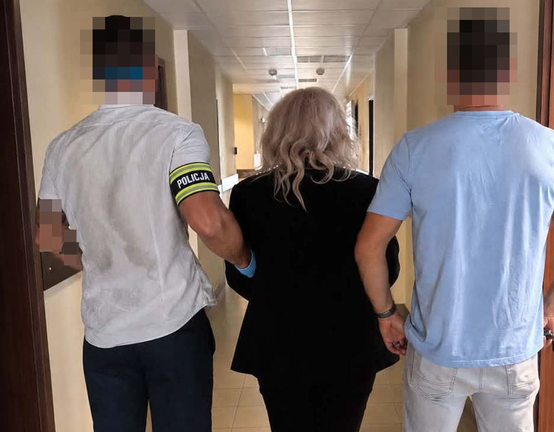 23-latka zatrzymana z łupem wartym 9 tys. zł i narkotykami. Grozi jej do 10 lat więzienia 23-latka zatrzymana z łupem wartym 9 tys. zł i narkotykami. Grozi jej do 10 lat więzienia