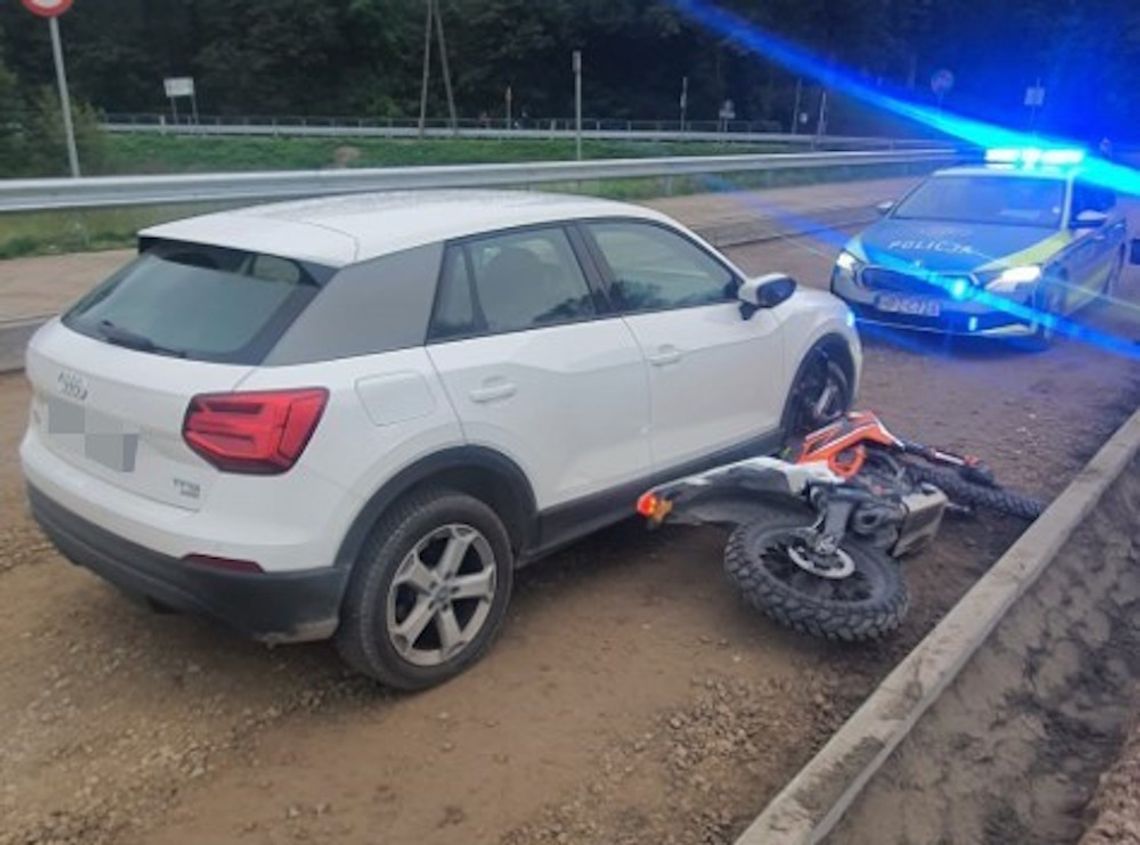 14- i 16-latek na motocyklach bez uprawnień. Obaj zderzyli się z tym samym samochodem 14- i 16-latek na motocyklach bez uprawnień. Obaj zderzyli się z tym samym samochodem