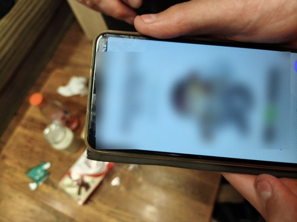 15-latek popisywał się paleniem marihuany w transmisji na żywo. Policjanci szybko go namierzyli 15-latek popisywał się paleniem marihuany w transmisji na żywo. Policjanci szybko go namierzyli