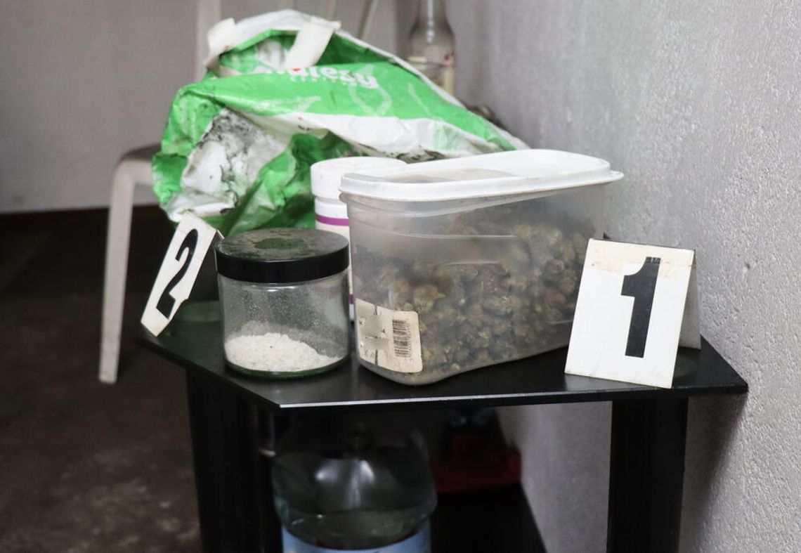 15-latek trzymał narkotyki w garażu rodziców. Wpadł, bo doszło tam do pożaru