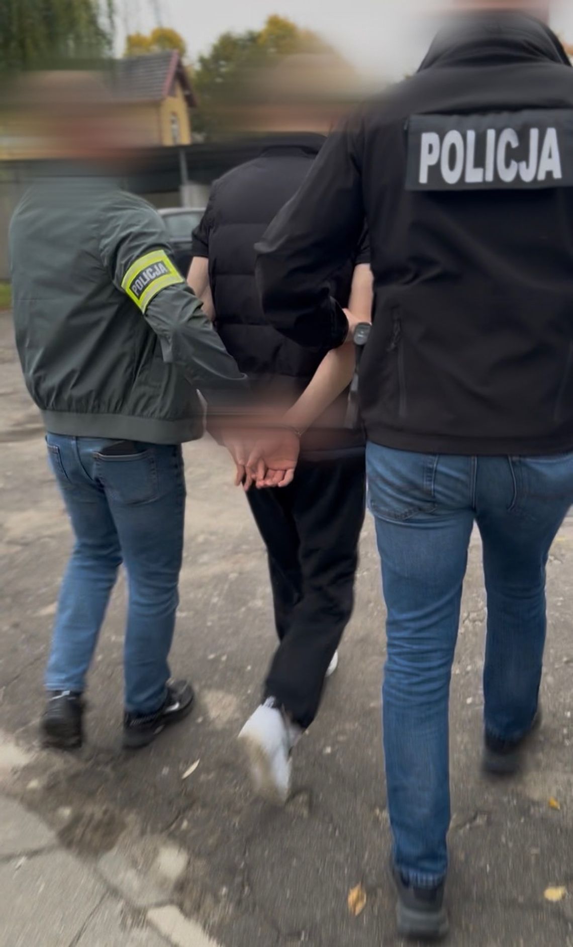 16 i 21-latek z Ukrainy zatrzymani do oszustwa "na policjanta". Wyłudzili od staruszki 110 tys. zł.