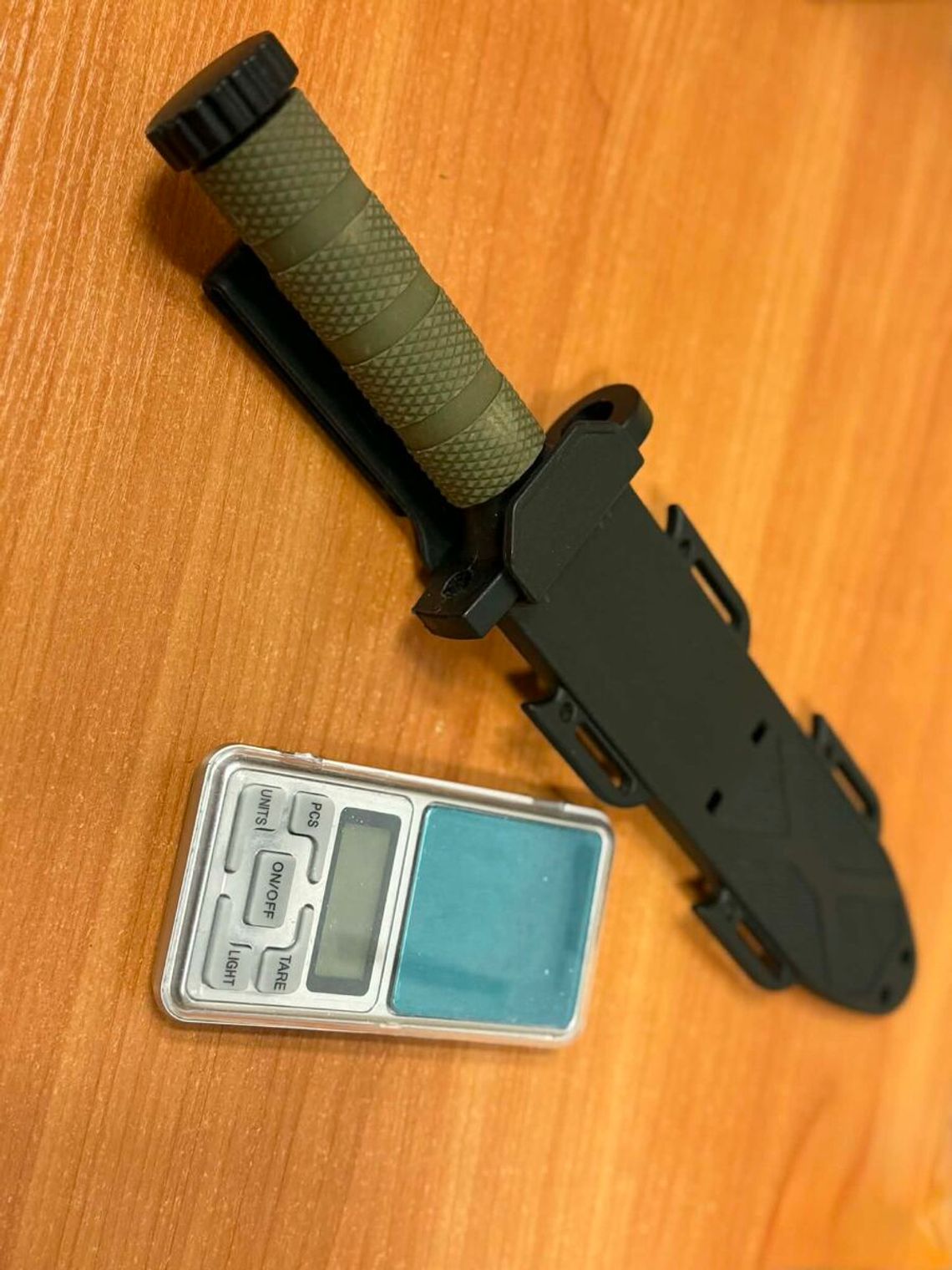 16-latek chodził po mieście z towarem, wagą i nożem "Rambo". Trafił do ośrodka wychowawczego