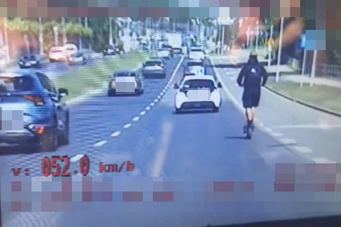16-latek na hulajnodze elektrycznej pędził ulicą ponad 50 na godzinę. Miał zdjętą blokadę 16-latek na hulajnodze elektrycznej pędził ulicą ponad 50 na godzinę. Miał zdjętą blokadę
