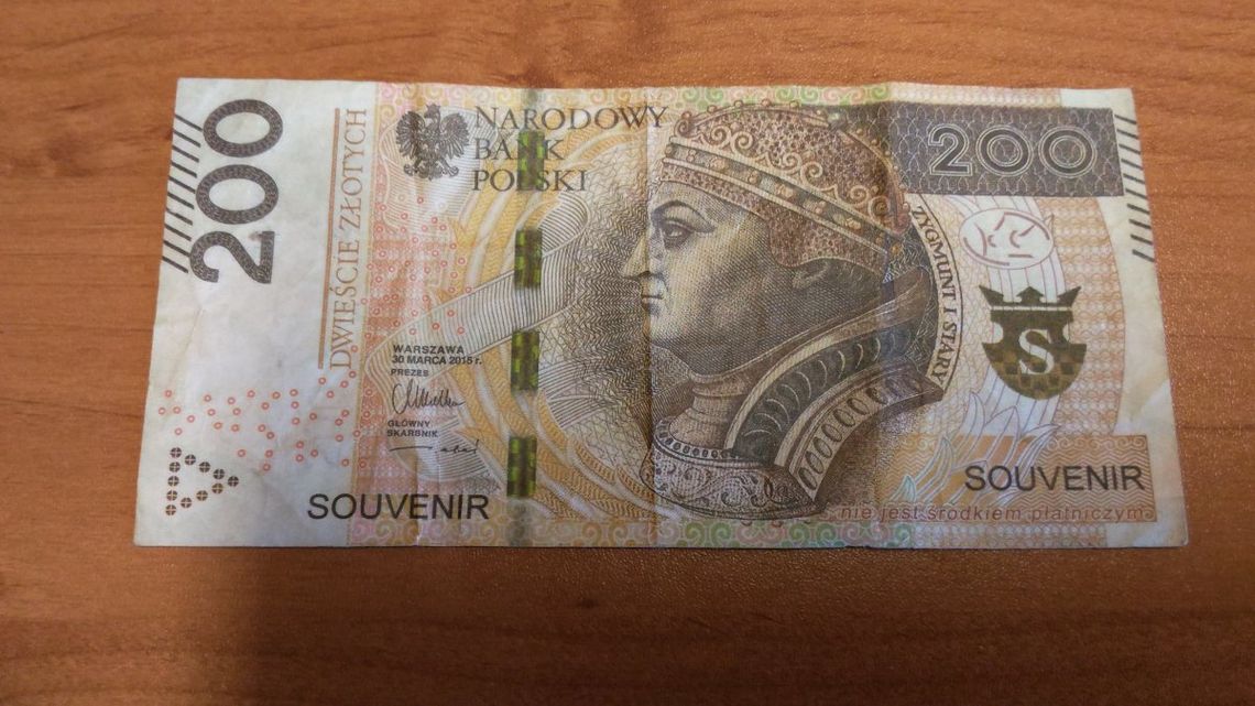 16-latek płacił za kebaba fałszywą dwusetką. Zanim się połapali, kilka razy powtórzył ten sam numer