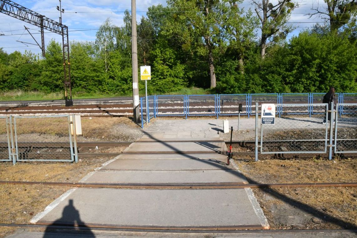 16-latek potrącony na torach. Chłopiec wpadł pod szynobus, maszynista nawet go nie zauważył