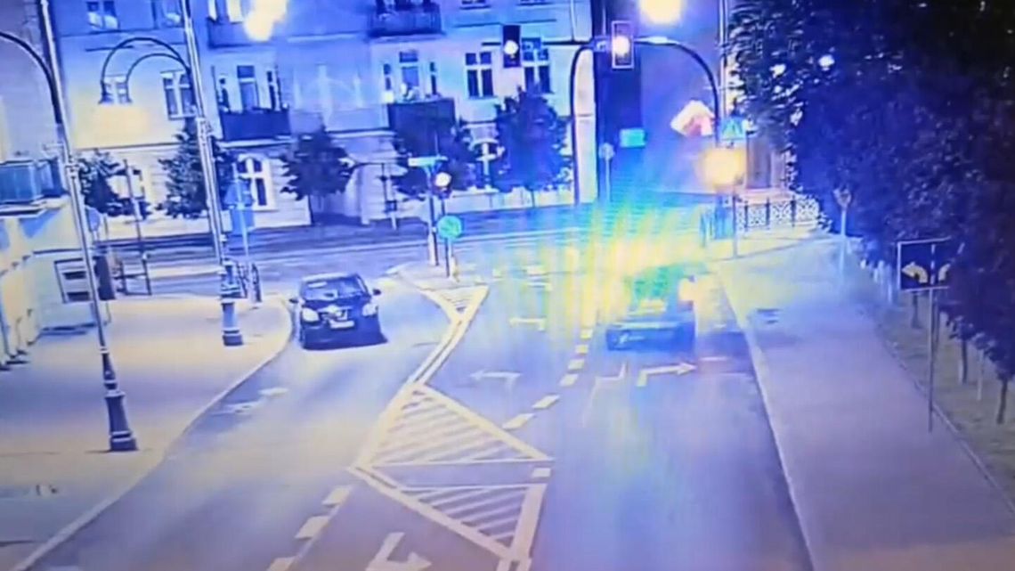 16-latek zabrał auto rodziców i ruszył w miasto. Nie wiedział tylko, że musi włączyć światła