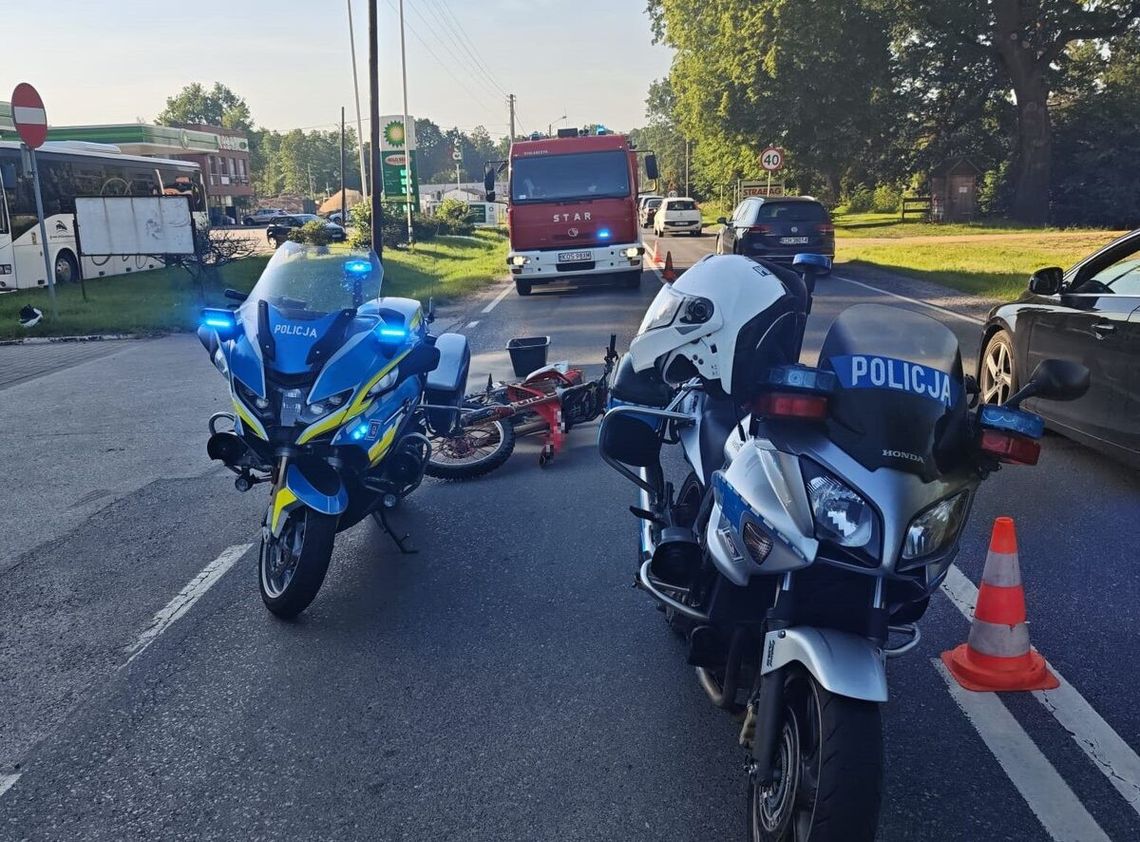 16-latek zatrzymany po kolizji z motocyklem policji. Uciekał na niezarejestrowanym crossie.
