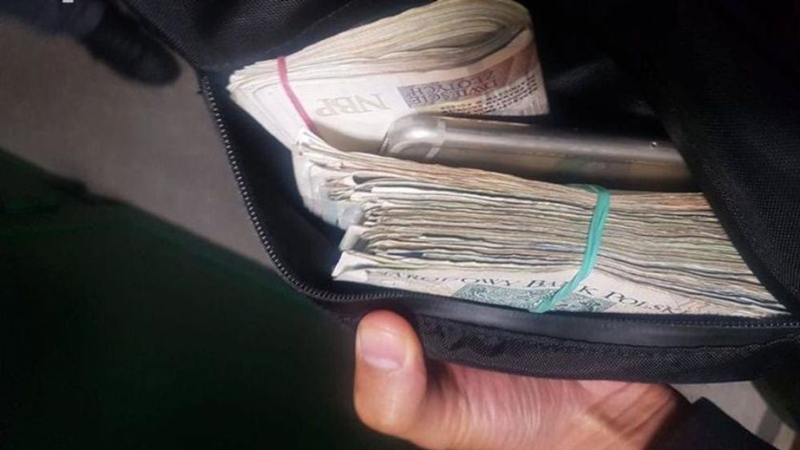 16-latek zatrzymany za brutalny napad na 67-latka. Ukradł saszetkę, w której było blisko 16 tys. zł