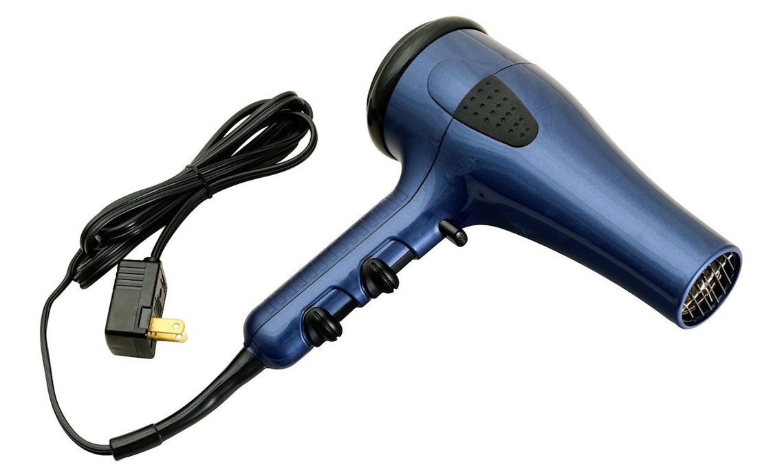 17-latek chciał kupić telefon w okazyjnej cenie. Przelał 1200 złotych, w paczce dostał suszarkę 17-latek chciał kupić telefon w okazyjnej cenie. Przelał 1200 złotych, w paczce dostał suszarkę