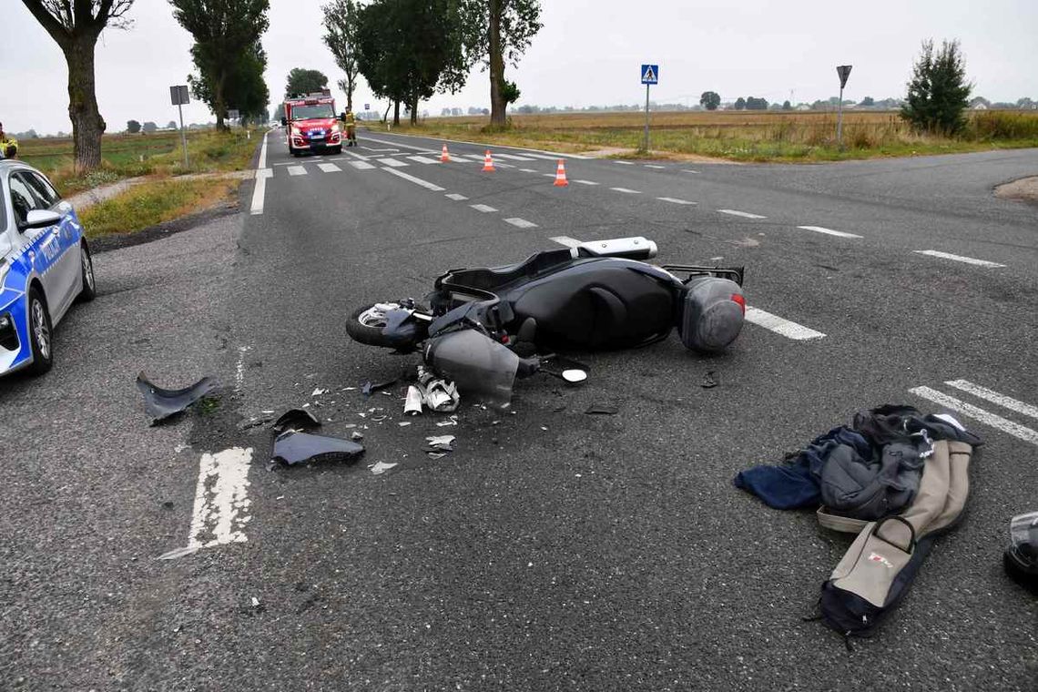 17-latek na zakazie, w kradzionym aucie spowodował poważny wypadek i uciekł z miejsca