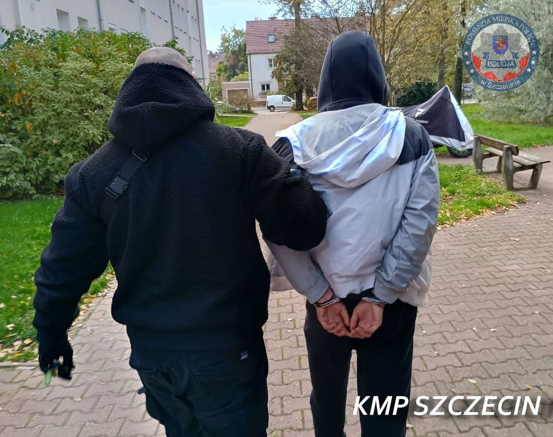 17-latek napadł na 13-latka w autobusie miejskim. Zmusił go do oddania bluzy wartej 500 złotych 17-latek napadł na 13-latka w autobusie miejskim. Zmusił go do oddania bluzy wartej 500 złotych