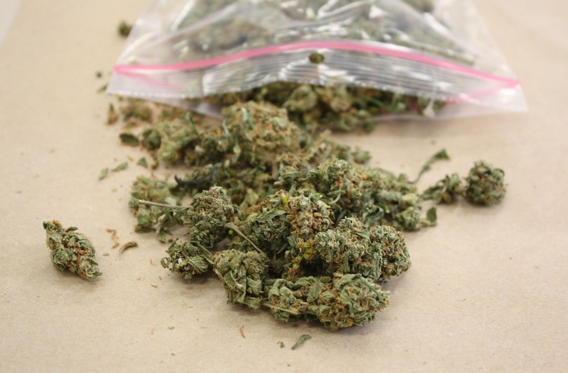 17-latek zasłabł po tym jak palił marihuanę. Trafił do szpitala, a policjanci dotarli do dilera