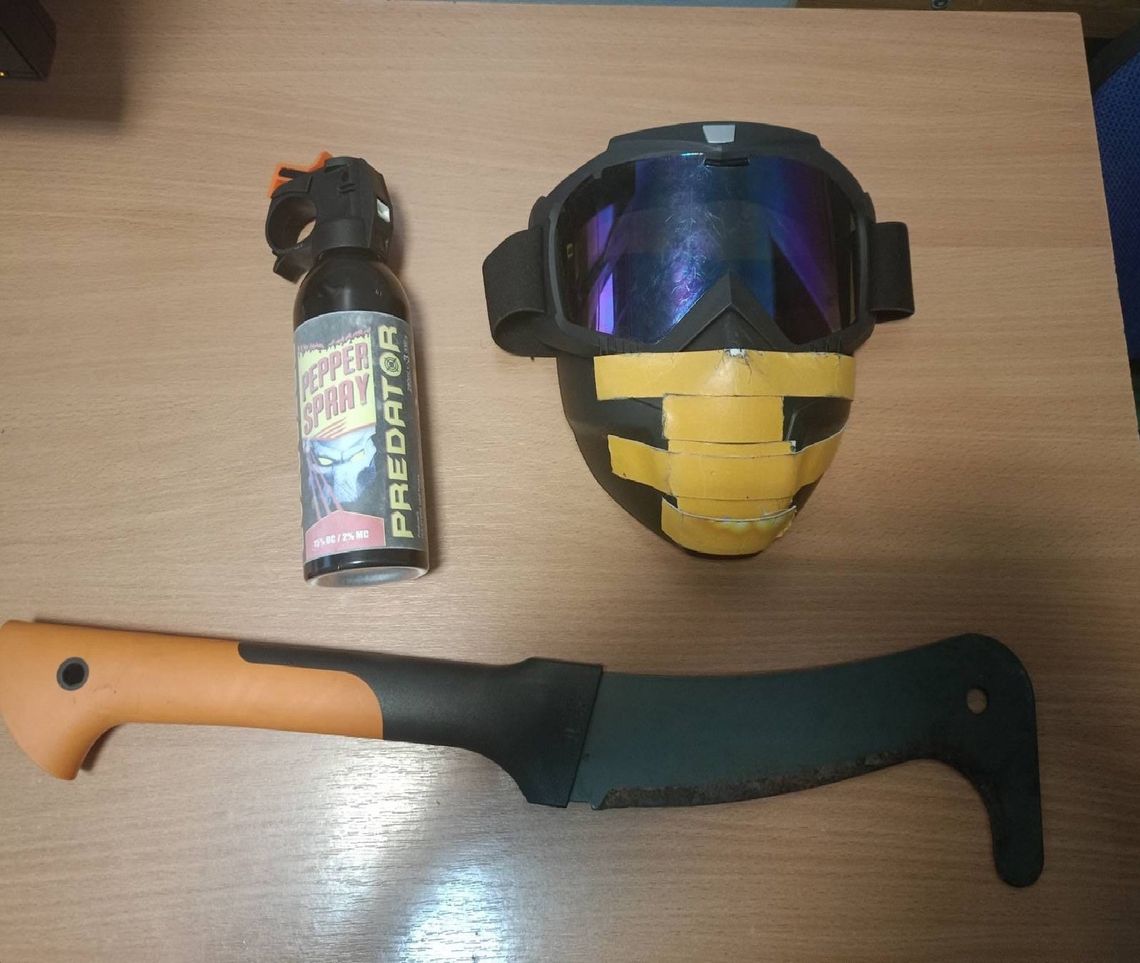 17-letni Ukrainiec zatrzymany z maczetą, gazem i maską. Dołączył do ekipy krakowskich kiboli