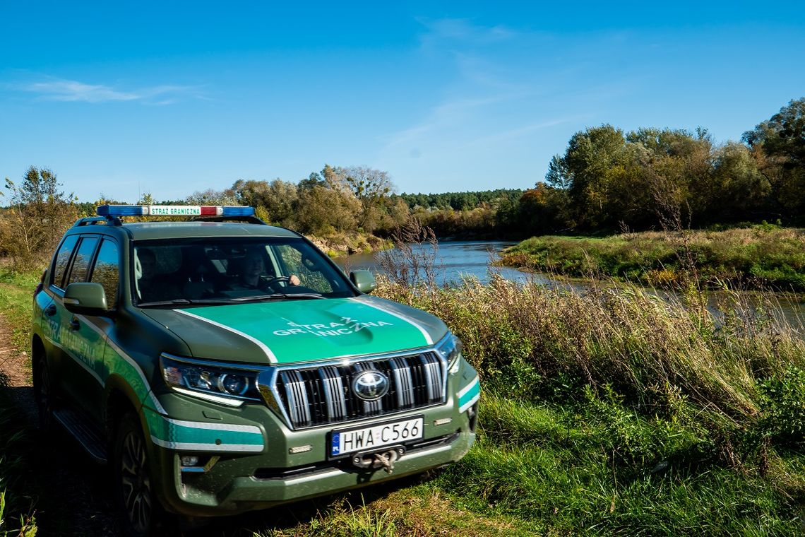 17 nielegalnych migrantów przepłynęło przez Bug do Polski. Na miejscu czekali kurierzy z Ukrainy