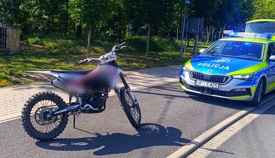 18-latek na motocyklu spowodował poważny wypadek. Zostawił ciężko rannego kolegę i uciekł z miejsca