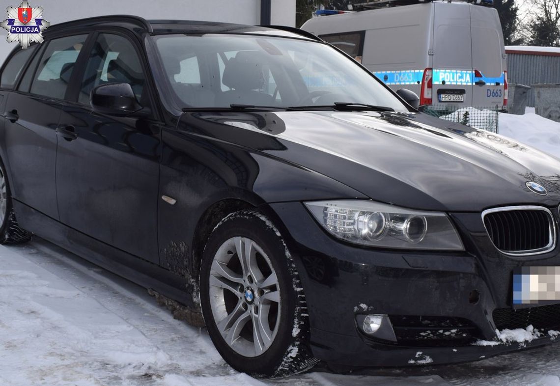 18-latek pomógł wyciągnąć BMW z zaspy. Kierowca "w podziękowaniu" potrącił go i uszkodził auto