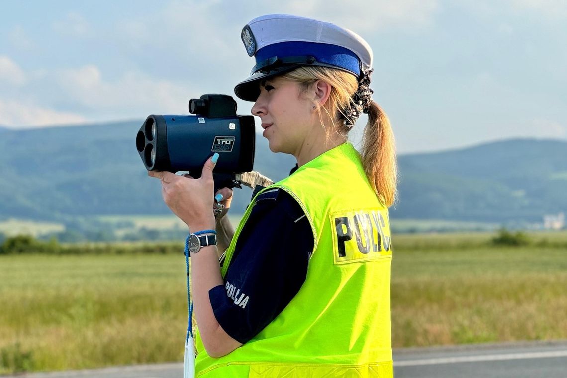 18-latek stracił prawo jazdy pięć dni po zdaniu egzaminu. Jechał w zabudowanym z prędkością 105km/h