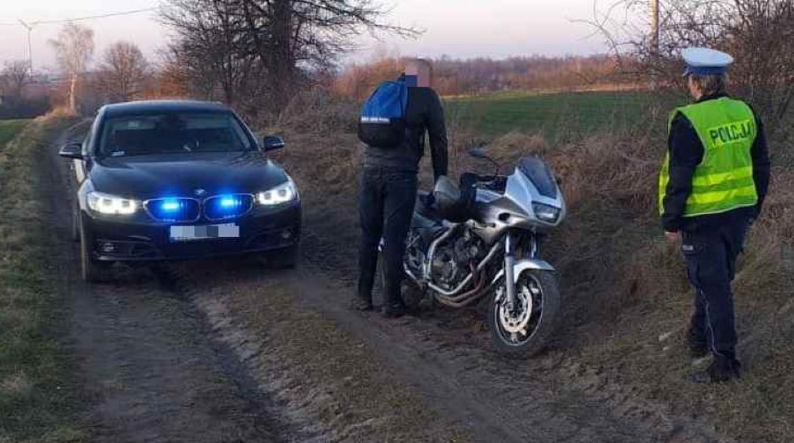 18-latek uciekał yamahą przed policyjnym BMW. Pościg zakończony na polnej drodze