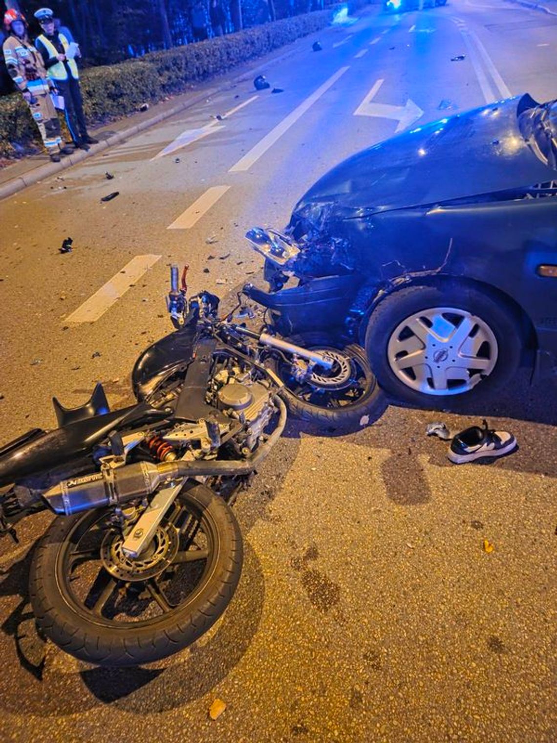 18-latek w Nissanie wyjechał 18-latkowi na Hondzie CBR z 16-letnią pasażerką. Dziewczynę zabrał śmigłowiec 18-latek w Nissanie wyjechał 18-latkowi na Hondzie CBR z 16-letnią pasażerką. Dziewczynę zabrał śmigłowiec