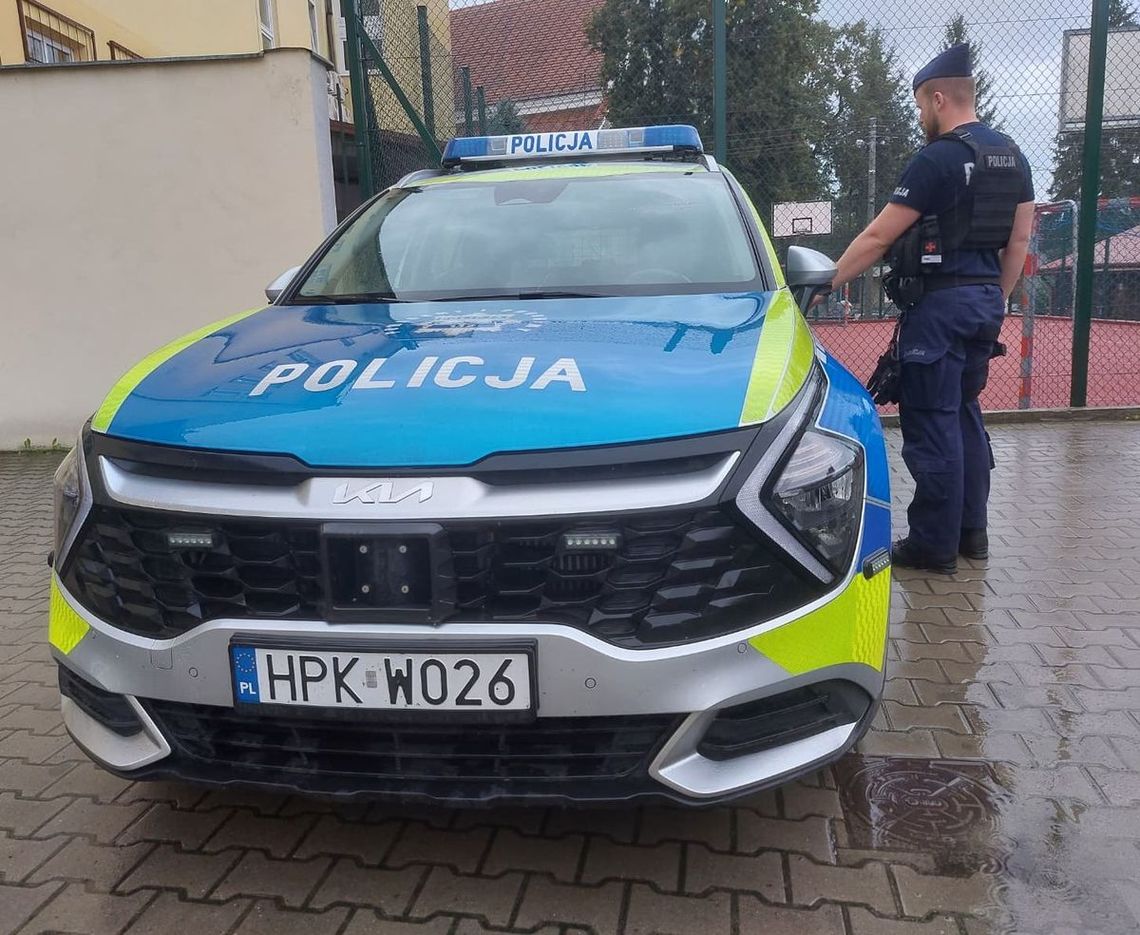 18-latek zaoferował marihuanę policjantowi. Chciał, by sprawdził czy w pobliżu nie ma patroli 18-latek zaoferował marihuanę policjantowi. Chciał, by sprawdził czy w pobliżu nie ma patroli