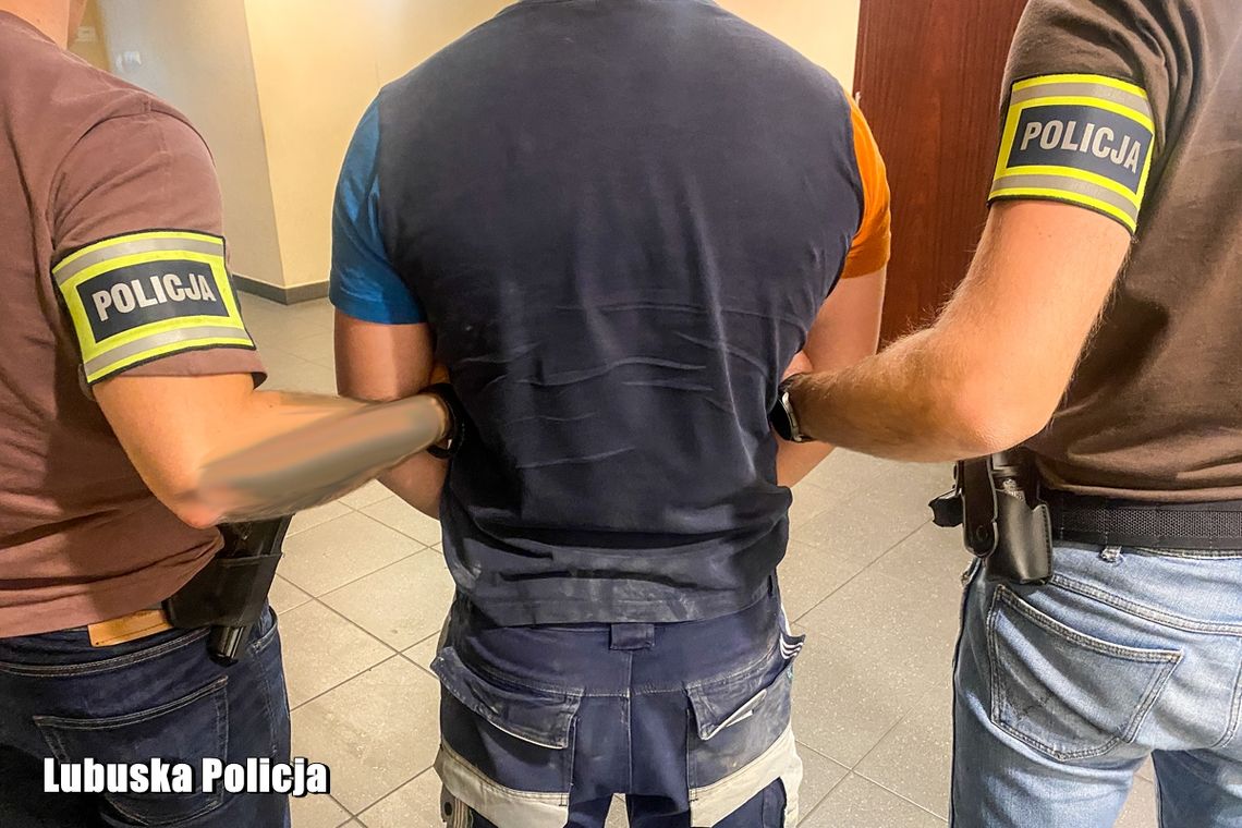 18-latek zmusił 13-latka, żeby oddał mu bluzę klubową. Groził pobiciem i wyzywał