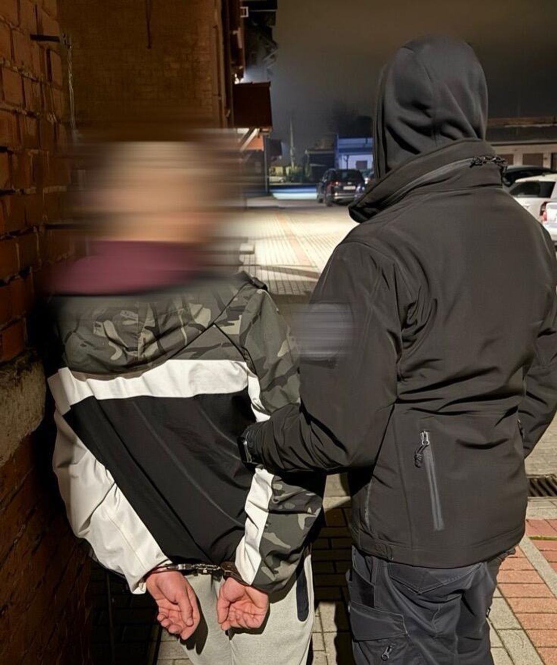 18-latek zniszczył banery klubu piłkarskiego. Podczas zatrzymania znaleziono przy nim dwa rodzaje narkotyków 18-latek zniszczył banery klubu piłkarskiego. Podczas zatrzymania znaleziono przy nim dwa rodzaje narkotyków