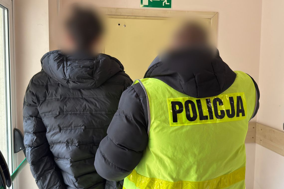 18-letni Ukrainiec złamał zakaz jazdy. Miał cudzy paszport i podrobił fakturę za auto