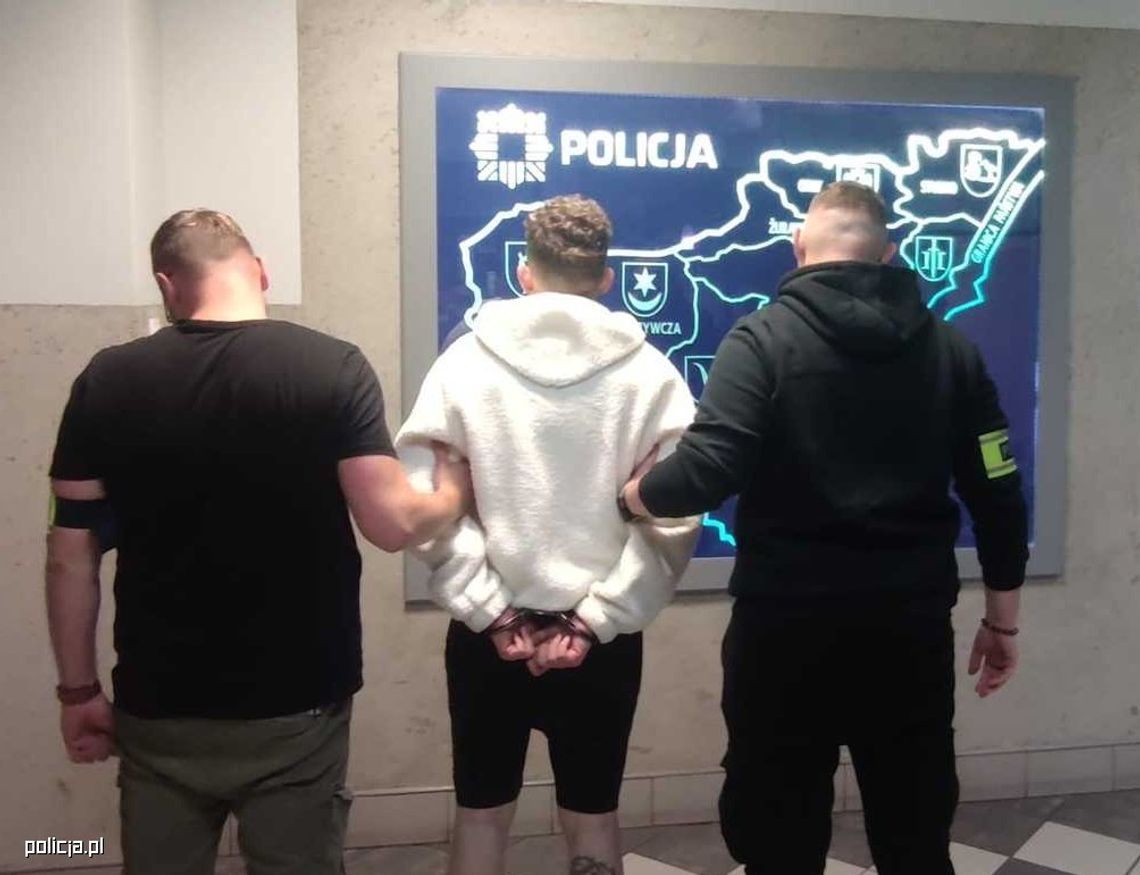 19-latek liczył na łatwą kasę i wziął robotę "odbieraka" oszustów. Skończył za kratami