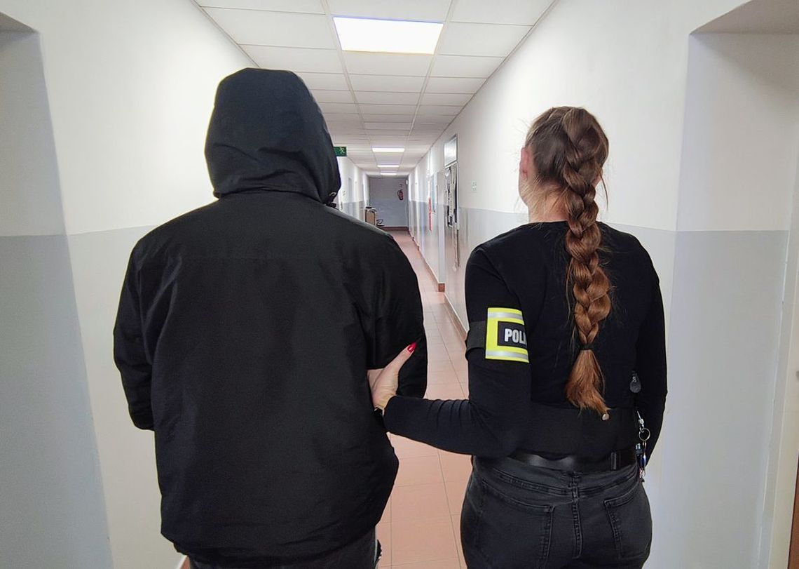 19-latek płacił na stacji paliw fałszywymi setkami. Trzy razy się udało, za czwartym się połapali 19-latek płacił na stacji paliw fałszywymi setkami. Trzy razy się udało, za czwartym się połapali