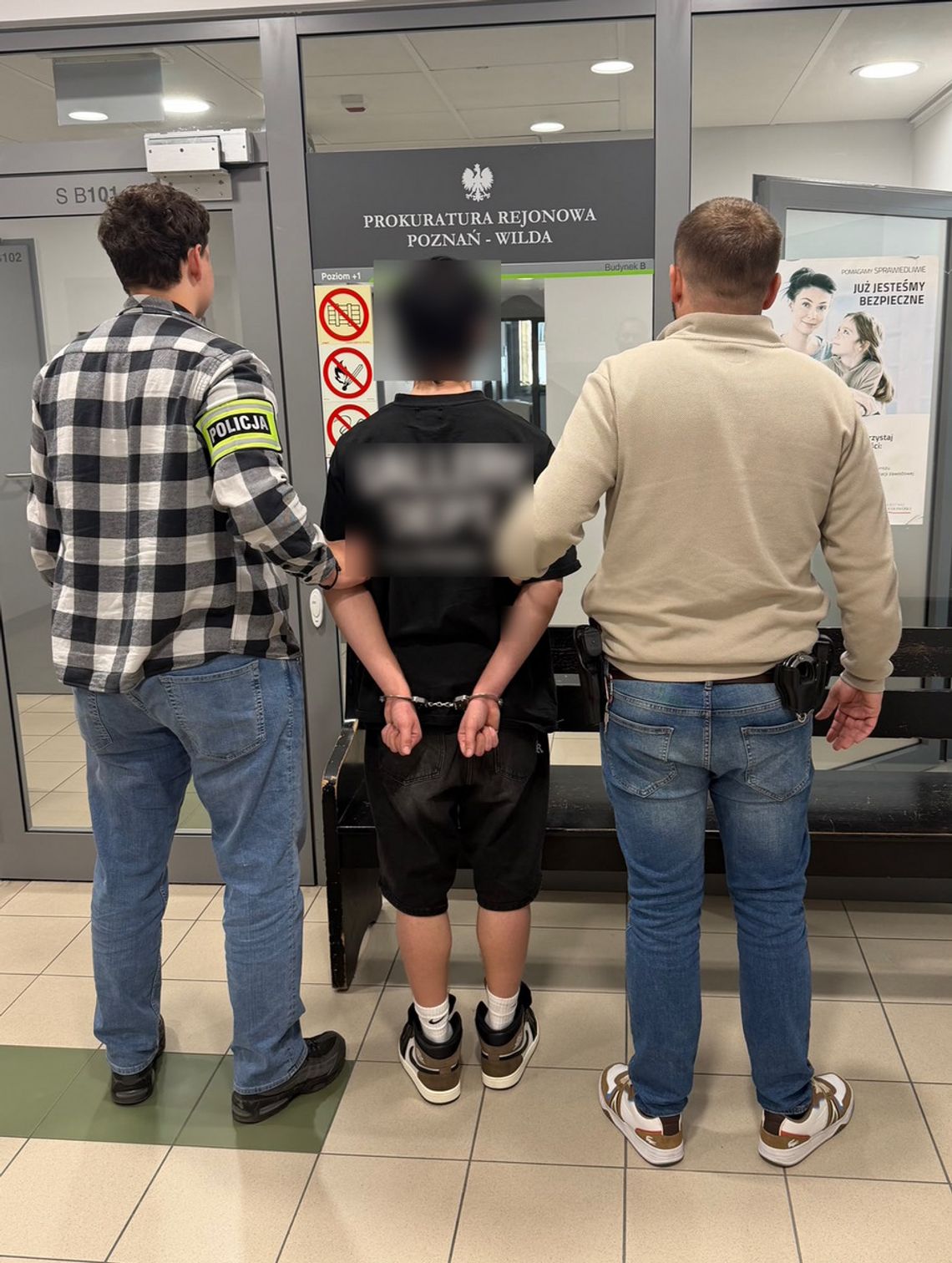 19-latek postawił służby na nogi. Groził zdetonowaniem bomb i żądał 300 tysięcy złotych 19-latek postawił służby na nogi. Groził zdetonowaniem bomb i żądał 300 tysięcy złotych