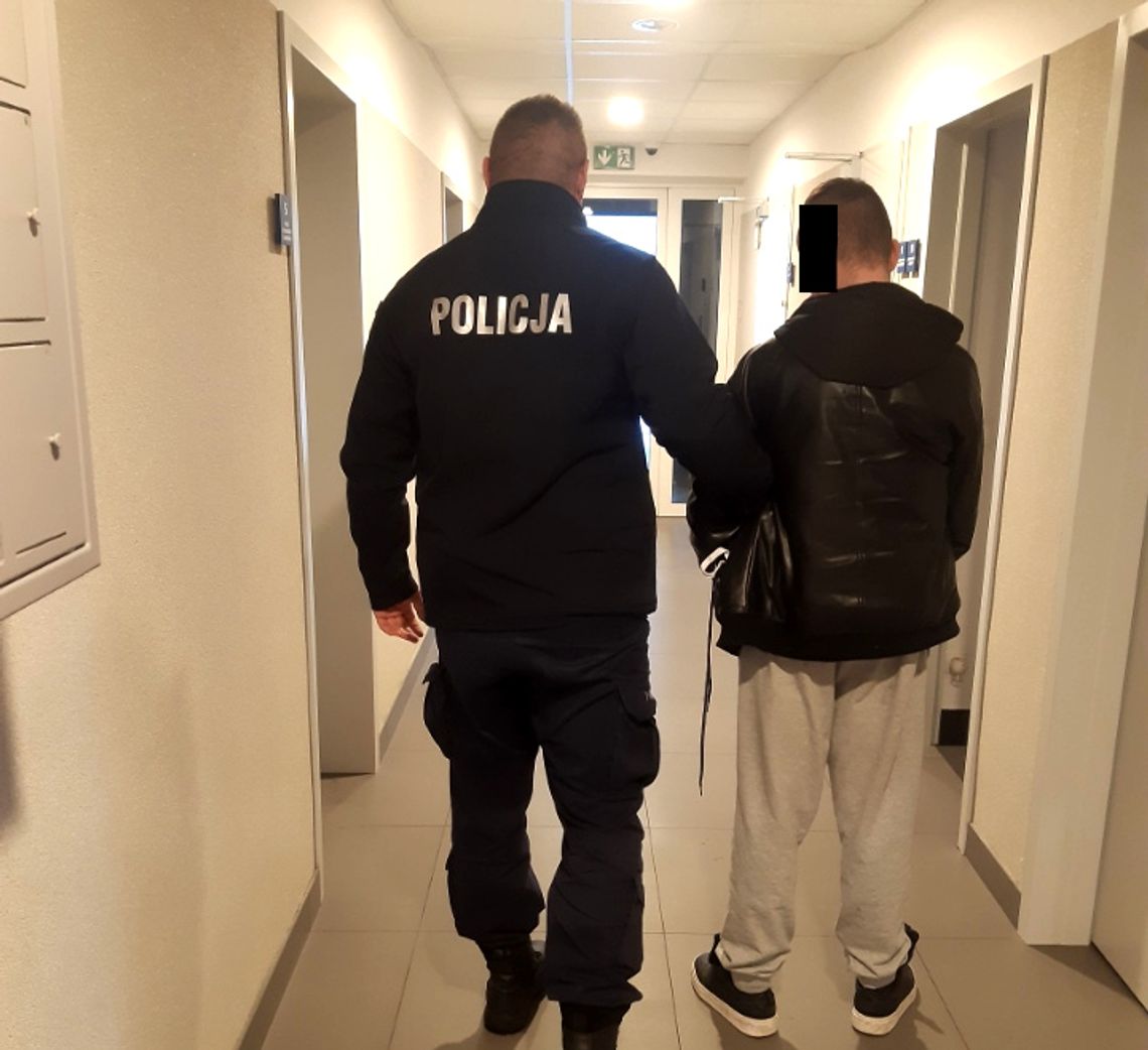 19-latek szalał w domu, wezwano dzielnicowego. Policjant przeszukał mu pokój i piwnicę - znalazł mefedron i zioło