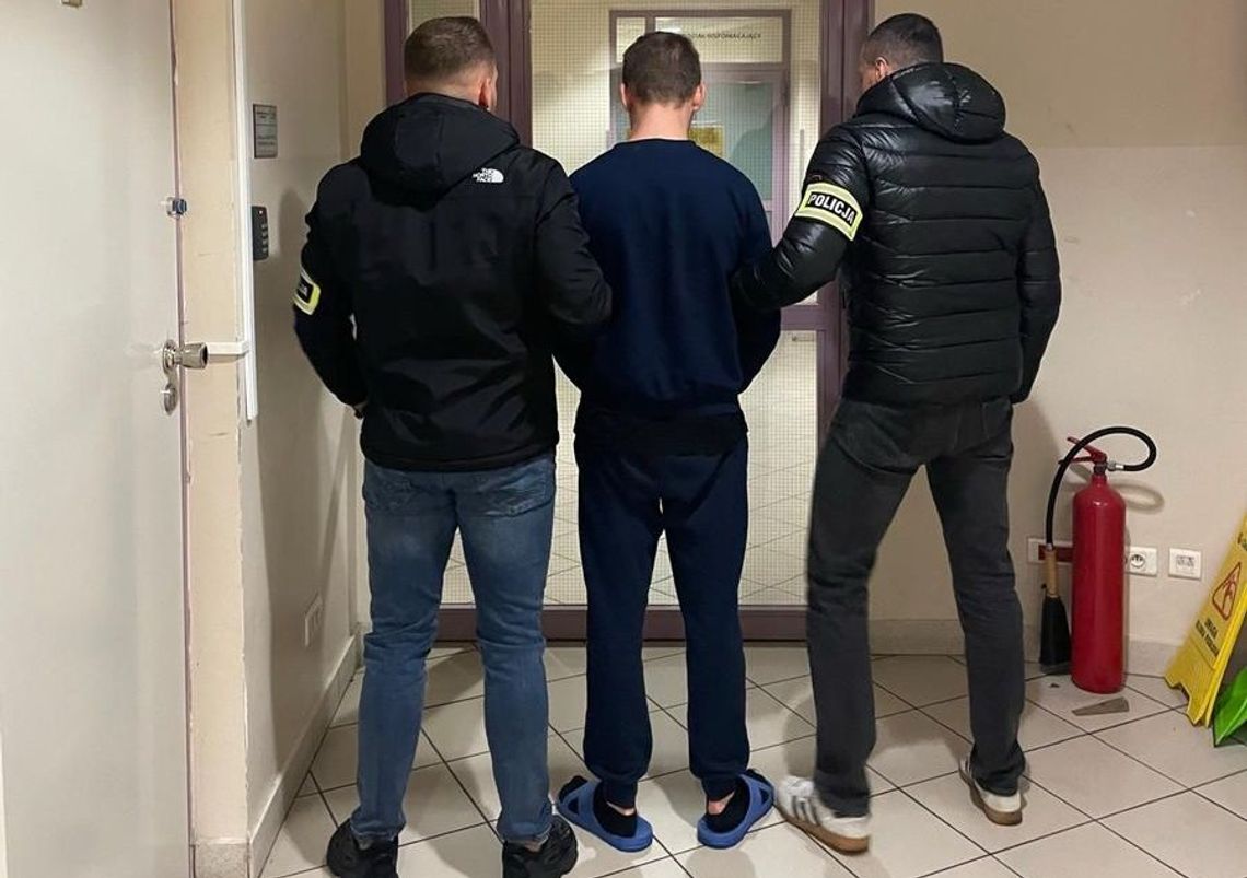 19-latek uciekał policji. Podczas próby zatrzymania potrącił policjanta, funkcjonariusz użył broni 19-latek uciekał policji. Podczas próby zatrzymania potrącił policjanta, funkcjonariusz użył broni