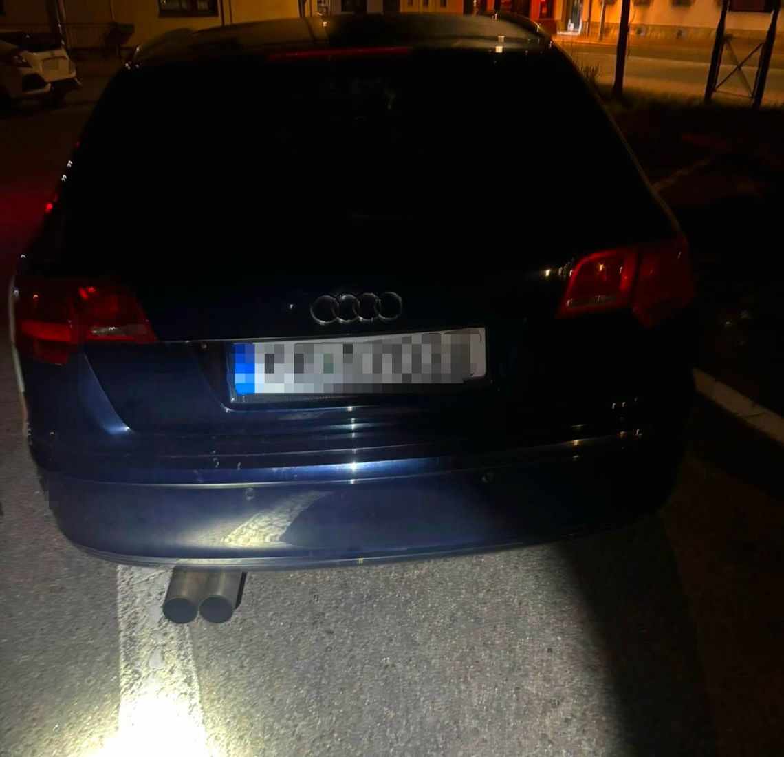 19-latek w Audi zamęczał ludzi hałasem. Policjanci zmierzyli decybele, dostał ponad 4 tysiące mandatu 19-latek w Audi zamęczał ludzi hałasem. Policjanci zmierzyli decybele, dostał ponad 4 tysiące mandatu