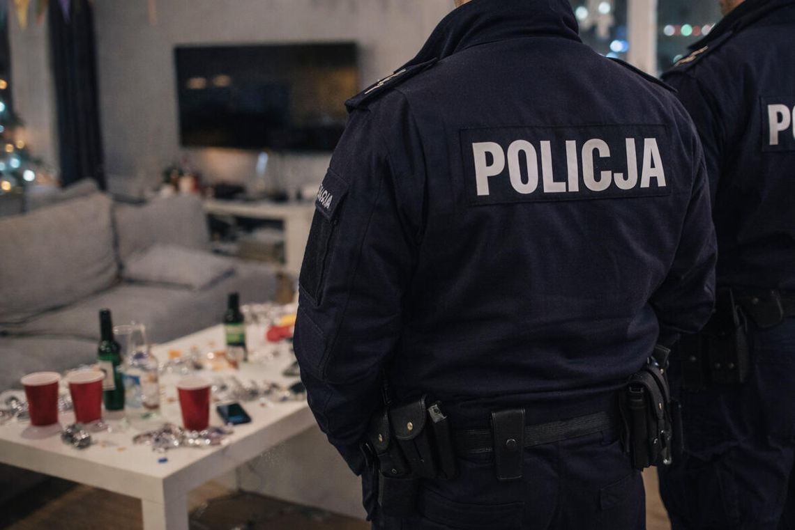 19-latek zrobił Sylwestra w domu, z łazienki zniknęły perfumy. Ukradł je kolega z Niemiec
