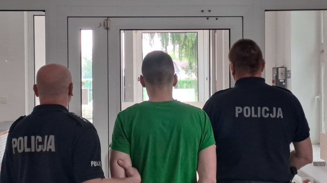 20-latek terroryzował swoją rodzinę. Miarka się przebrała, gdy rzucił krzesłem w siostrę