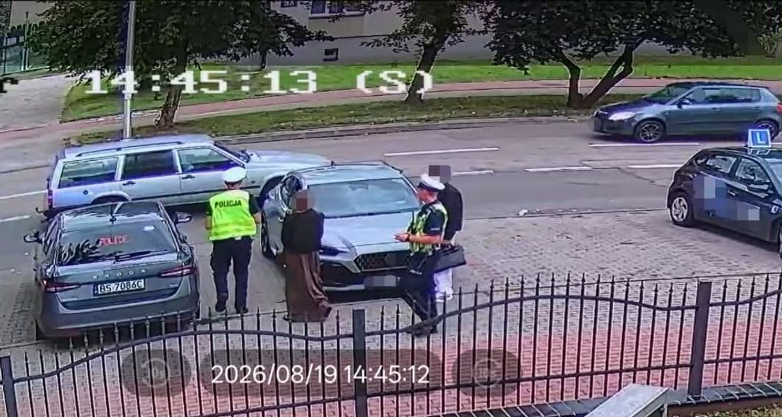 20-latka oblała egzamin na prawo jazdy. Chwilę później usiadła za kierownicą i chciała odjechać 20-latka oblała egzamin na prawo jazdy. Chwilę później usiadła za kierownicą i chciała odjechać