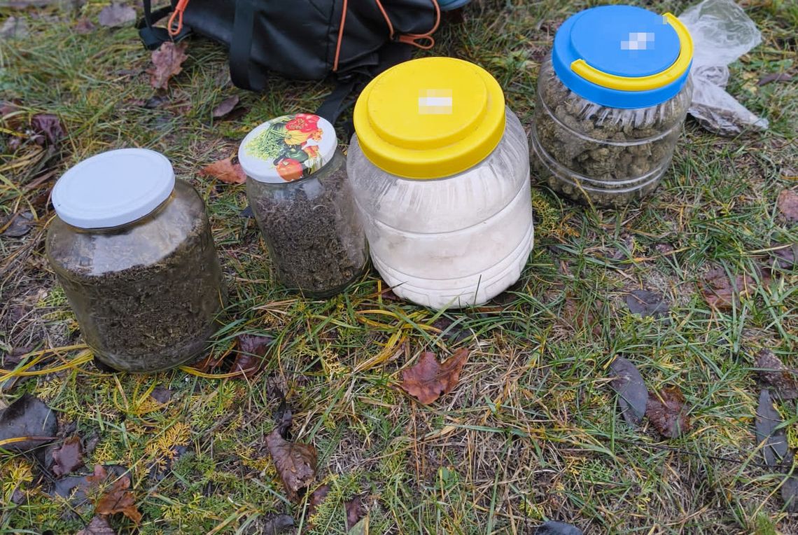 21 i 37-latek zatrzymani za handel narkotykami. Policjanci zabezpieczyli marihuanę i klefedron 21 i 37-latek zatrzymani za handel narkotykami. Policjanci zabezpieczyli marihuanę i klefedron