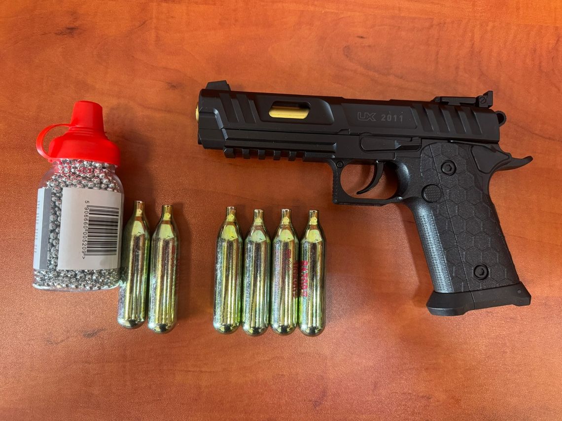 21-latek oddał kilkanaście strzałów z wiatrówki do ojca. Odpowie też za inne przestępstwa 21-latek oddał kilkanaście strzałów z wiatrówki do ojca. Odpowie też za inne przestępstwa