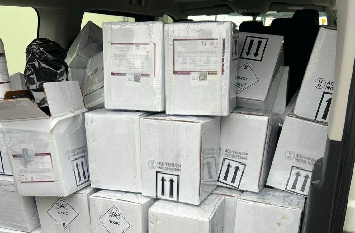 21-latek przemycał płyn nikotynowy wart ponad milion złotych. Zatrzymali go w taksówce na granicy