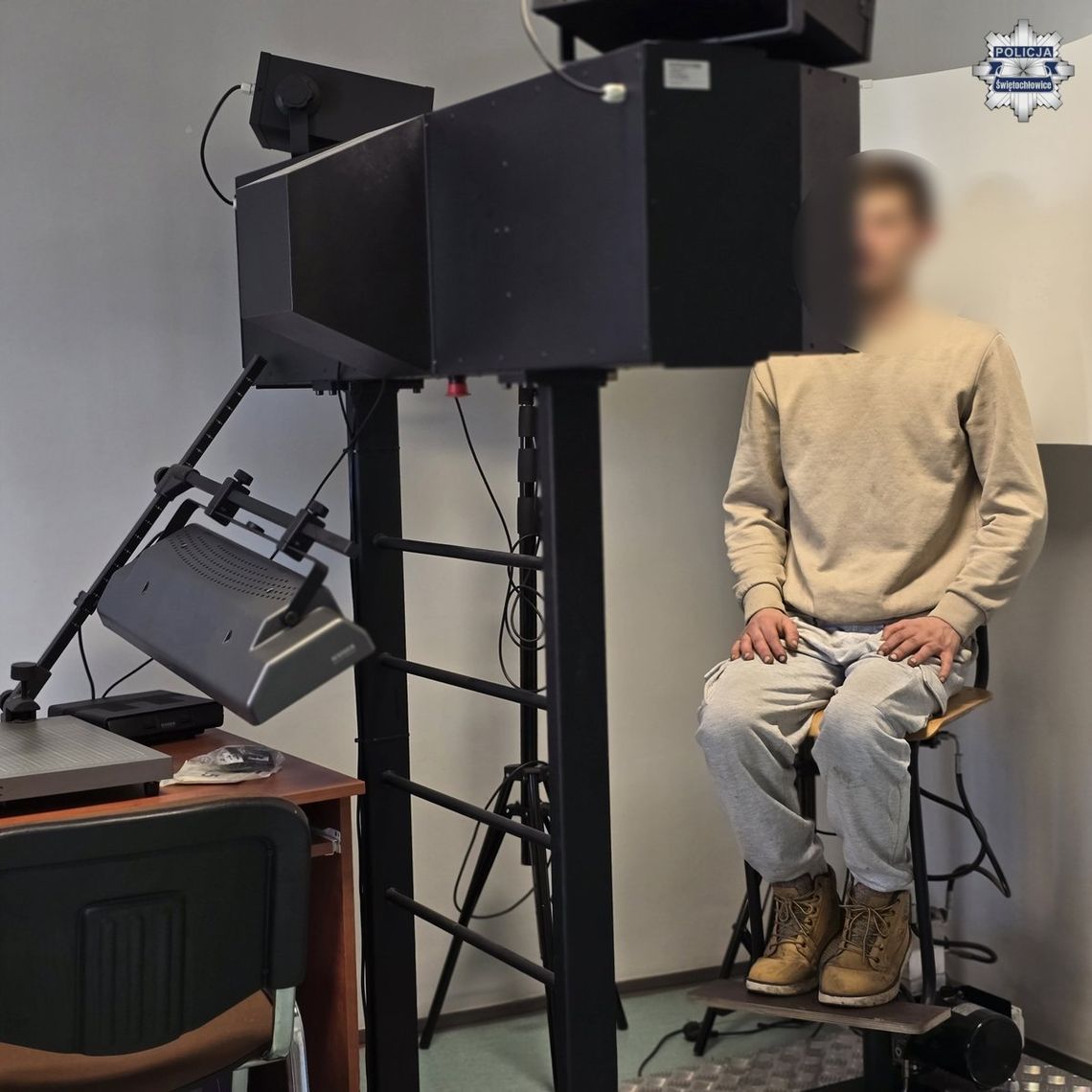 22-latek przywiązał psa do kaloryfera i się wyprowadził. Z głodu obgryzł miskę. Mężczyźnie grozi więzienie