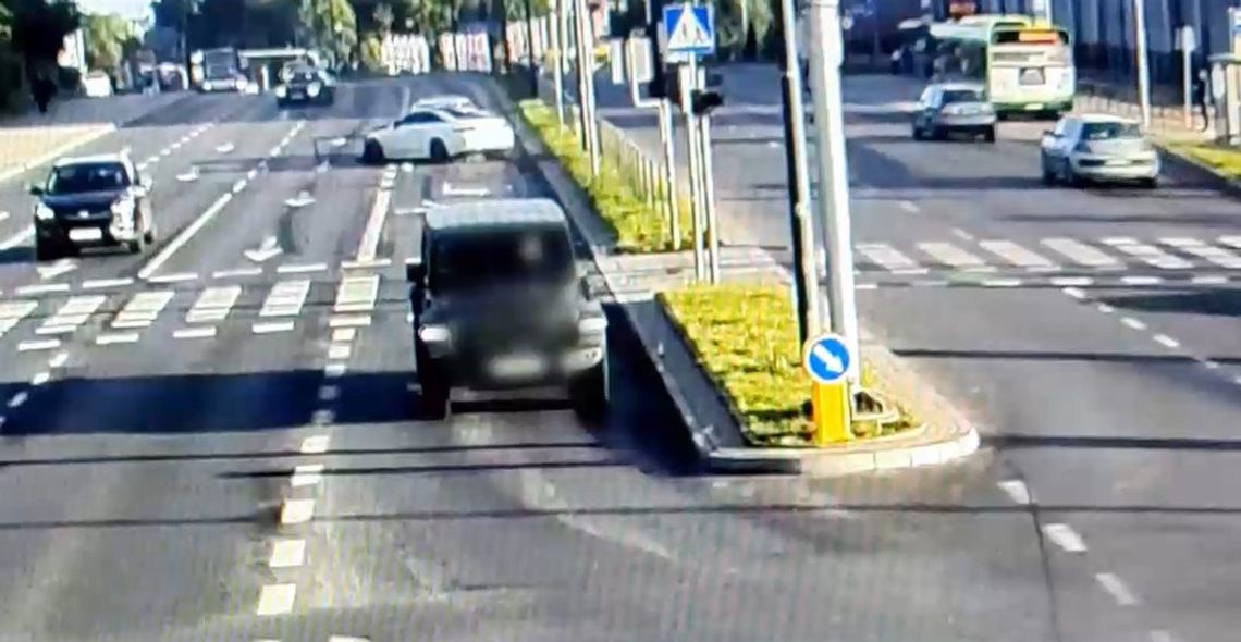 22-latek szarżował mercedesem, wjechał w trzy auta i stracił prawko [WIDEO]