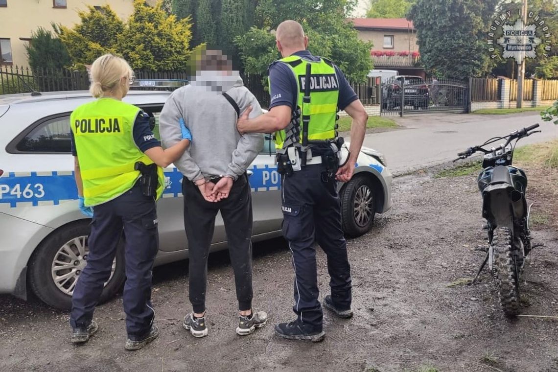 22-latek uciekał na crossie przed policjantami. Porzucił motocykl i próbował ukryć się w zaroślach